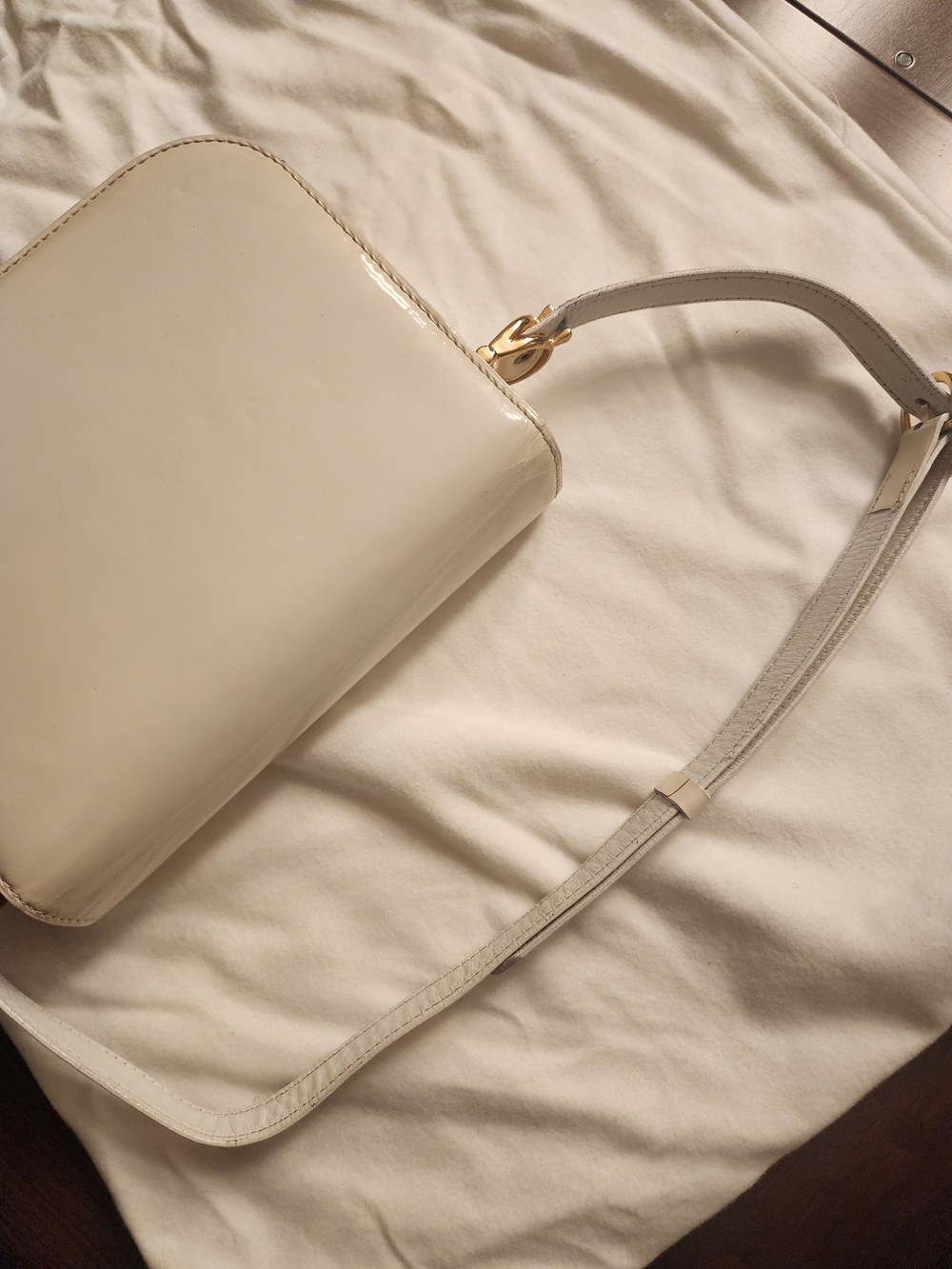 Celine Carriage Vintage Handbag Off-White Patent Leather Gold Hardware - Picture 2 of 5